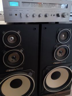 Yamaha CR-220 Receiver And speakers 