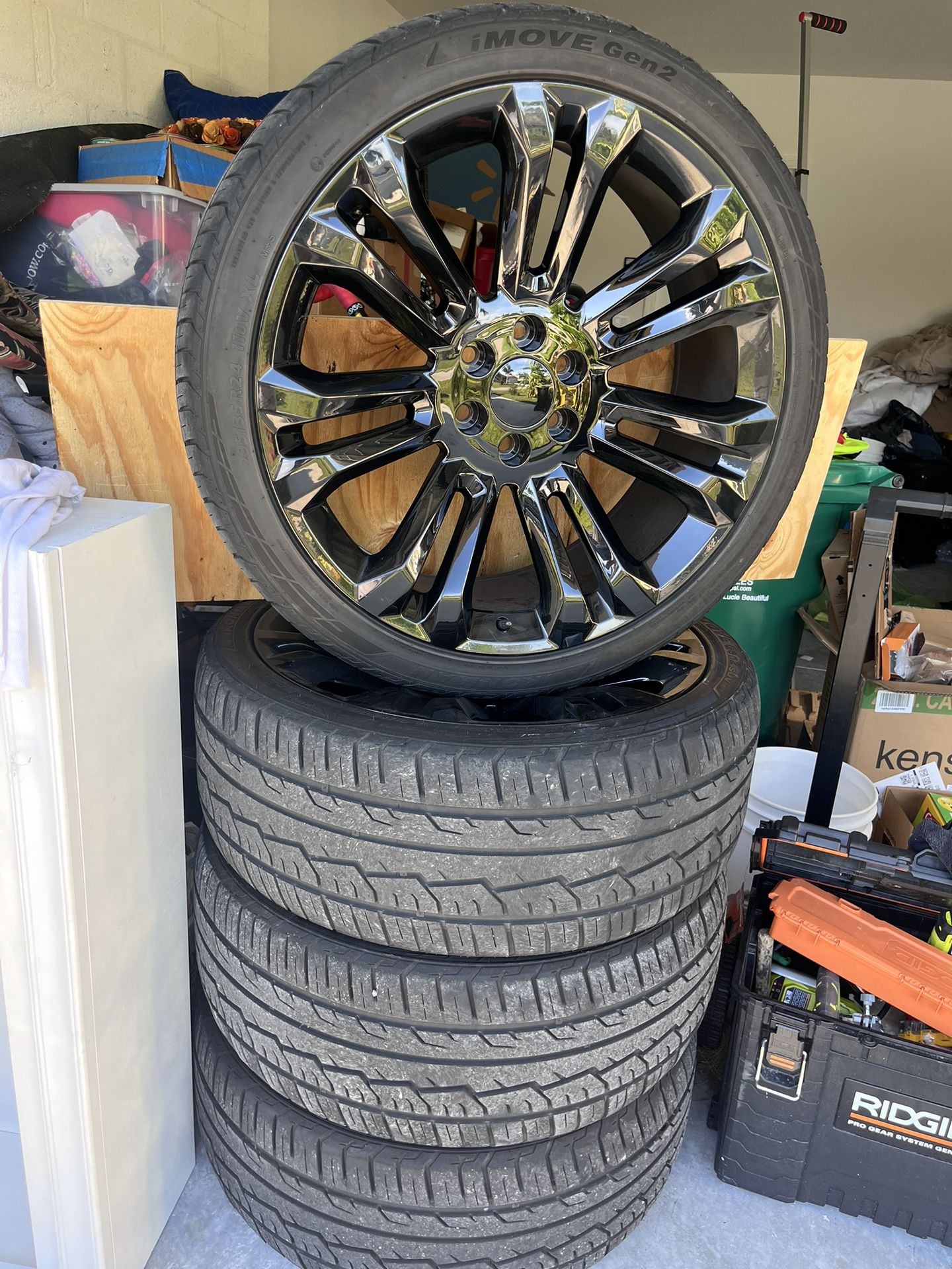  305/35/24 Tires With Glossy Black SUV Rims 