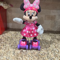 Disney’s Skate & Sing Minnie Mouse