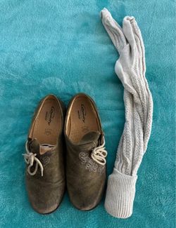 Men’s Festival Lederhosen shoes for Octoberfest size 10.5 with socks.   Worn only twice.