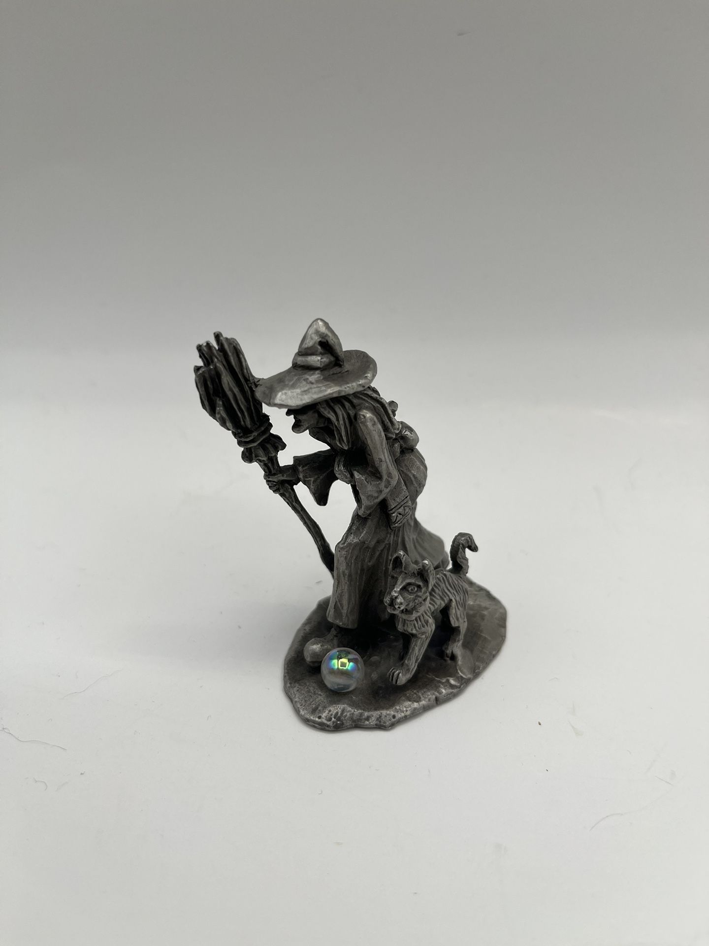 Vintage SUNGLO 1990 Pewter Witch, Cat & Crystal Ball.Figure
