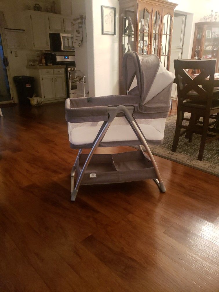 Simmons Kids Bassinet