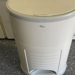 Dekor PLUS Diaper Trash Pail