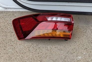 2019-2025 Volkswagen Jetta Left Taillight
