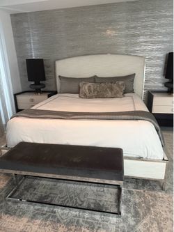 END-OF-BED BENCH