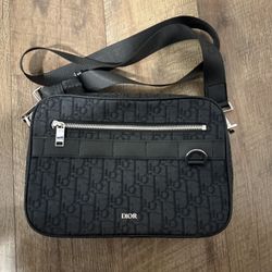 Dior men’s body bag
