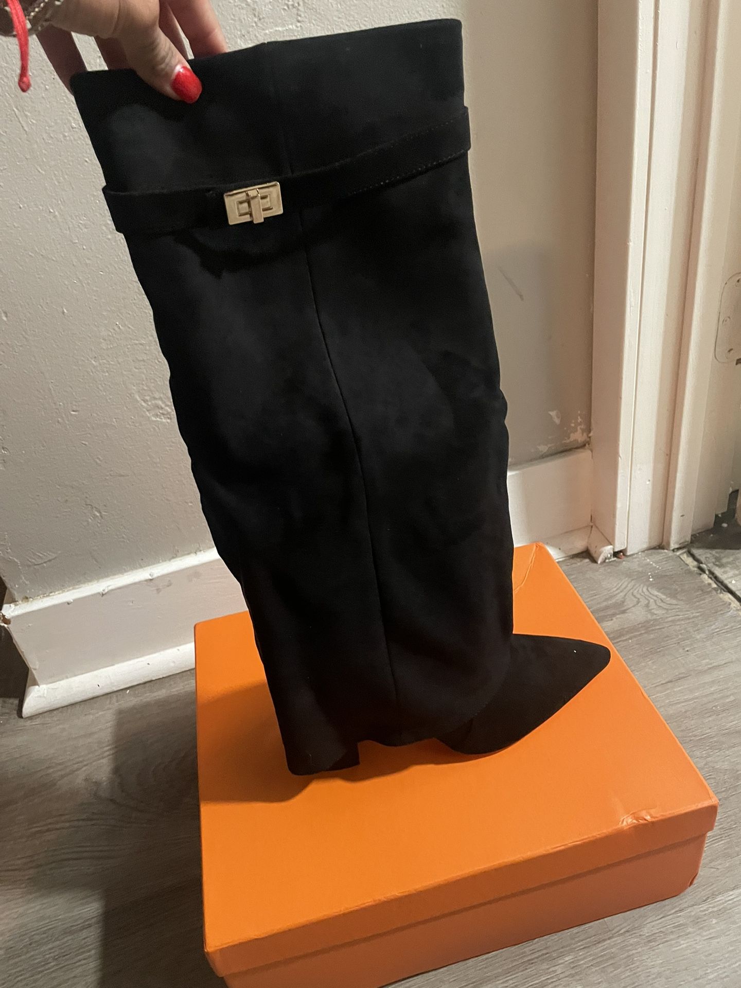 Black Boots