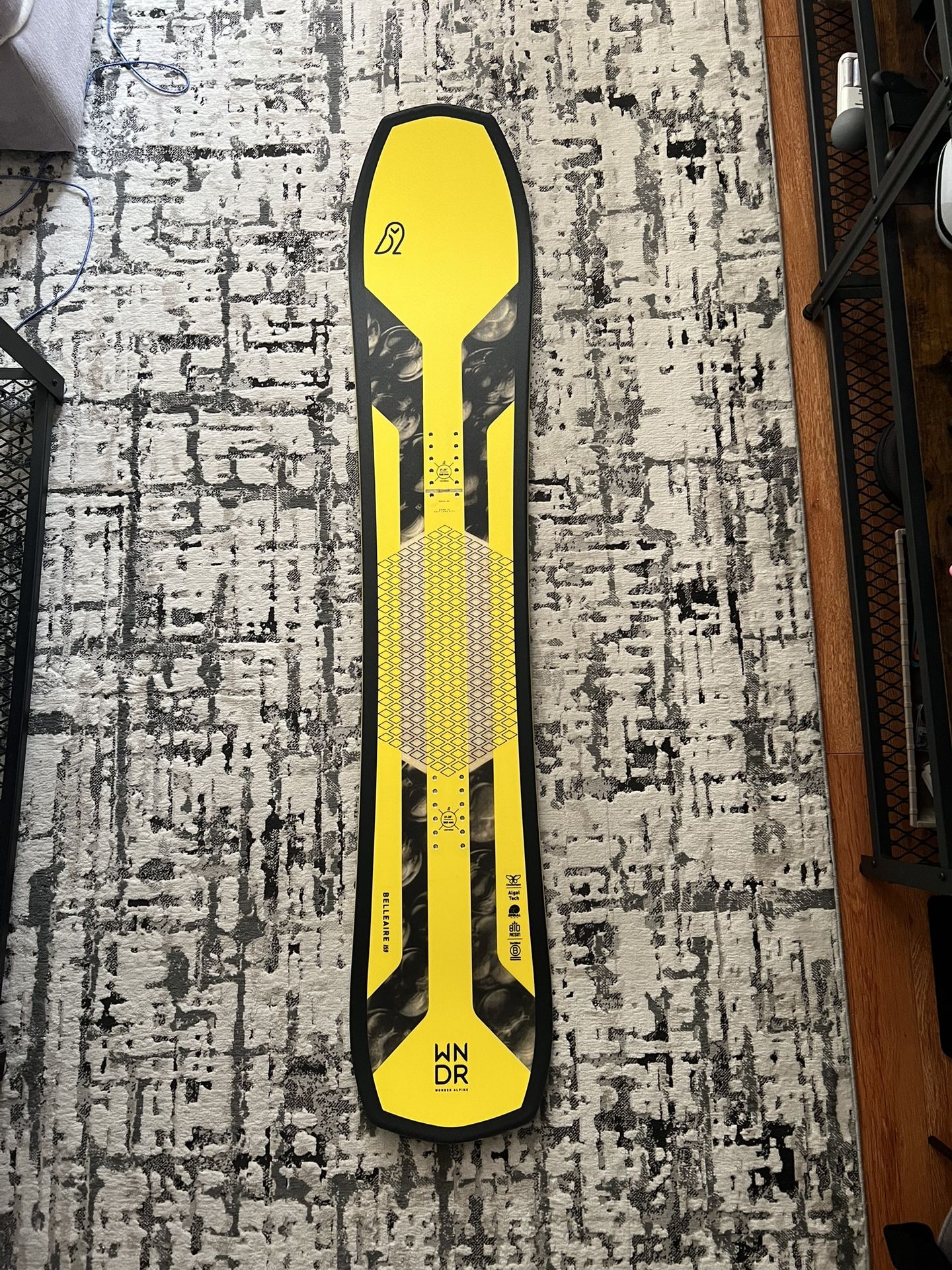 WNDR BelleAire Snowboard
