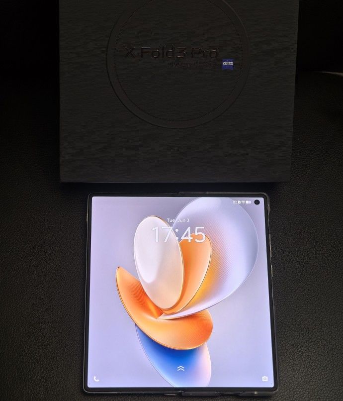 Vivo X Fold 3 Pro 5G Snapdagon 8 Gen 3 Folding Screen 120Hz IP68 120W Fast Charing & Google Play Store