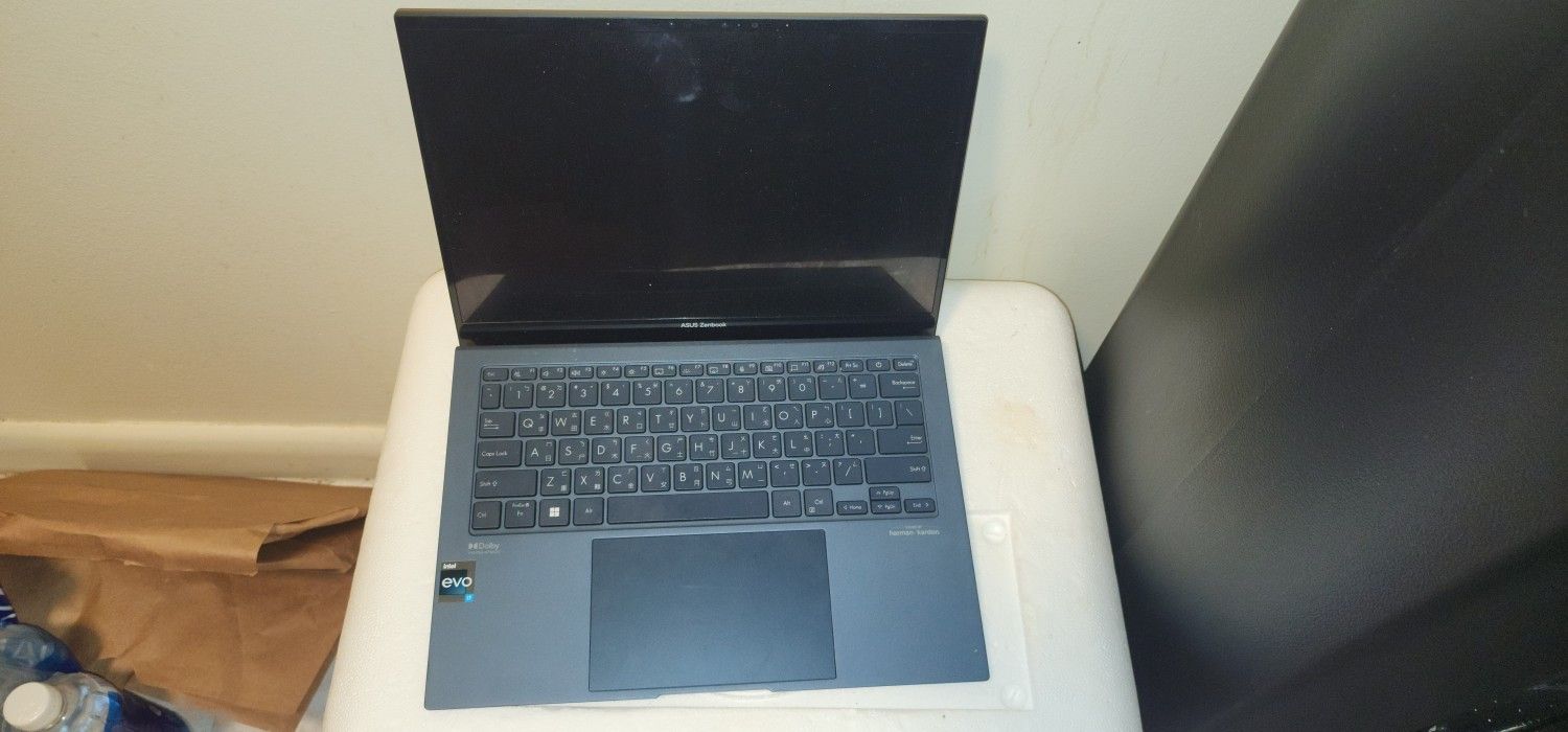 Asus Zenbook S13 - Sleek Performance in a Stunning Design