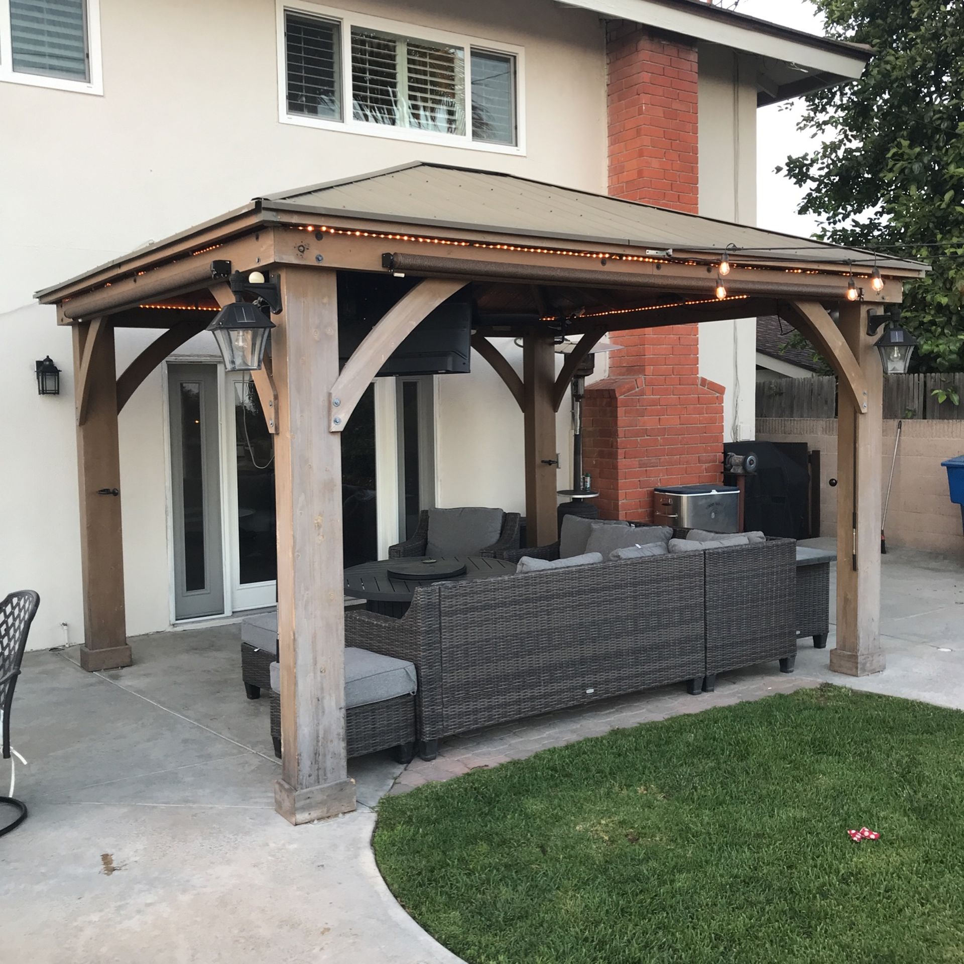 13’x11’ Cedar Wood Gazebo , Wood / Metal Roof , Yardistry , Costco —JUST GAZEBO — , Located In LaHabra Ca , OBO!