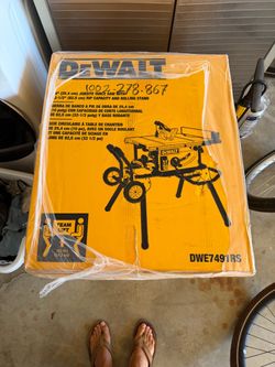 Dewalt Table Saw - DEWALT DWE7491RS 10-inch Jobsite Table Saw with Rolling Stand