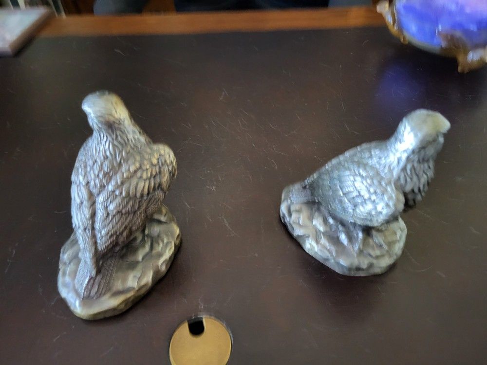 Set up eagles statues , perfect , heavy ninety dollars
