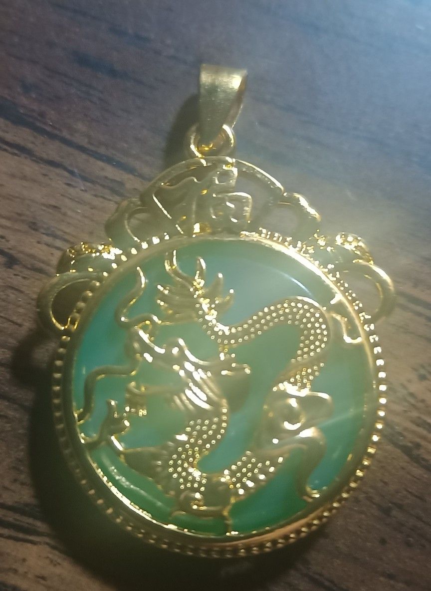 CHINESE GOLDEN DRAGON/JADE PENDANT & NECKLACE