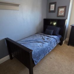 Twin Bed Frame wiith Bookshelf Headboard