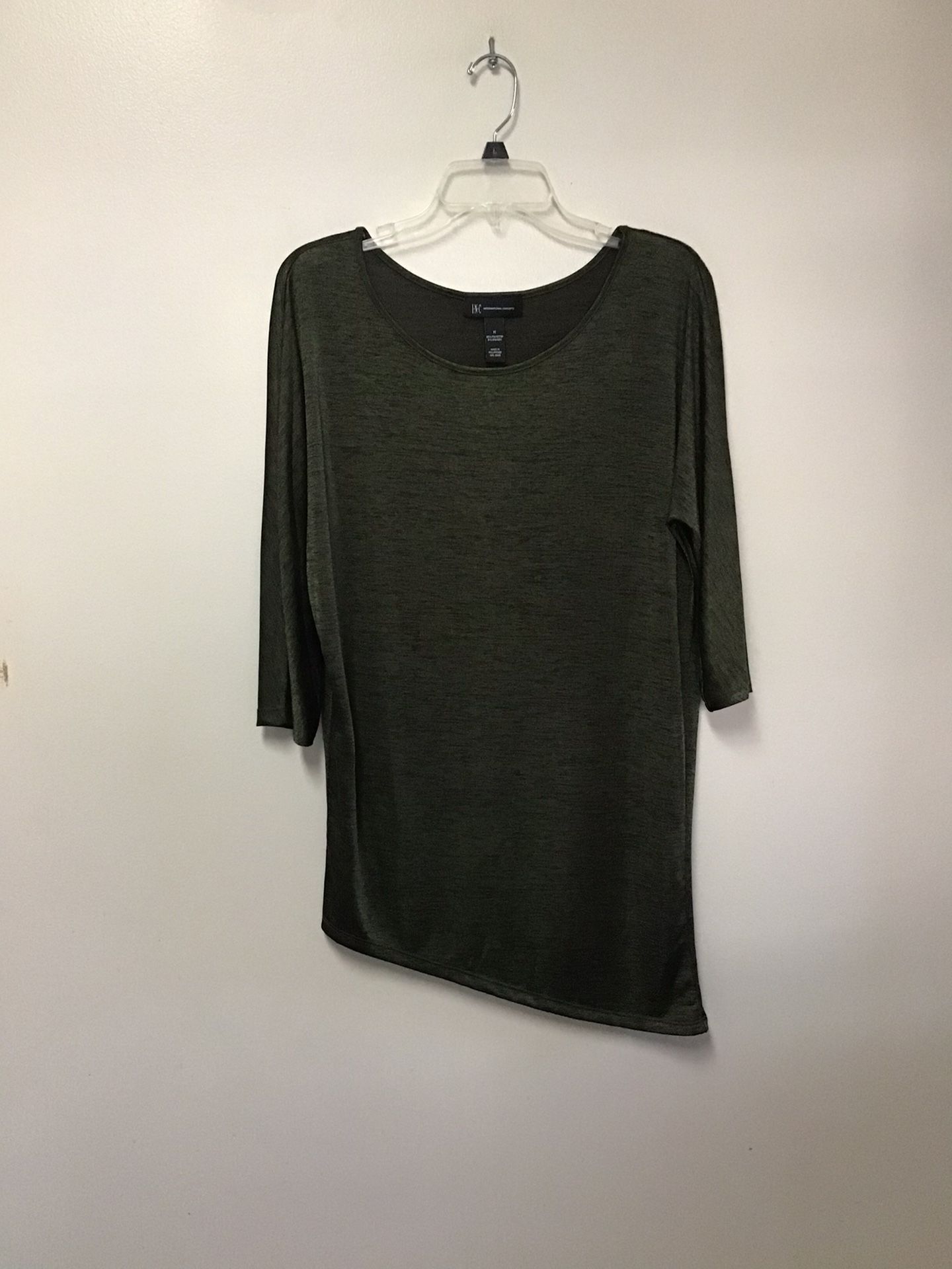 Women’s INC Polyester/spandex green half sleeve tunic top… Size medium