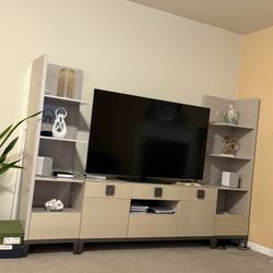 Dania Media Stand/tv Stand
