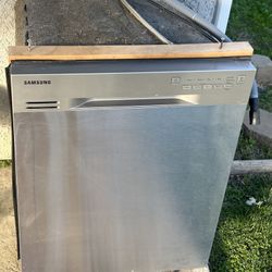 SAMSUNG DISH WASHER 