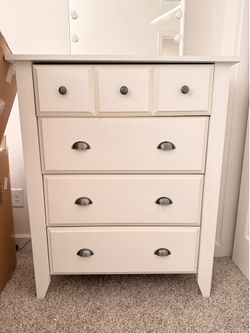 White 6-Drawer Dresser with Lighted Vanity Mirror
