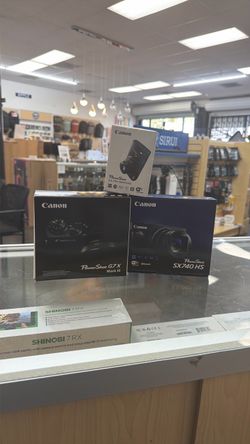 Canon elph 360 HS new