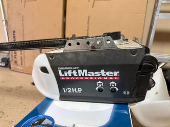 Liftmaster 1/2 HP garage door opener with Chain Rail