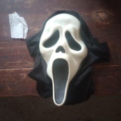 Scream 5 Mask