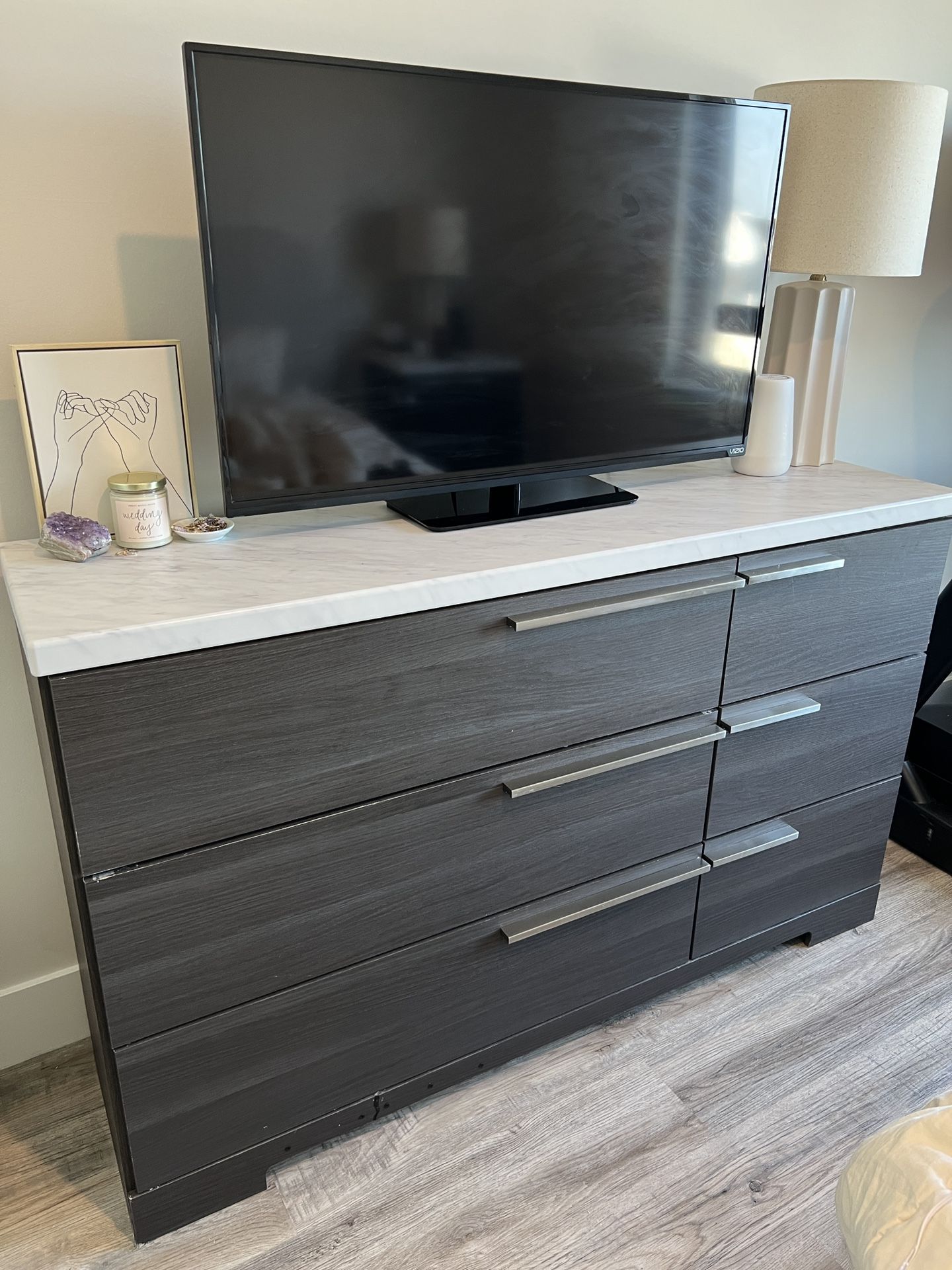 6 Drawer Dresser/ 2 Nightstands Set