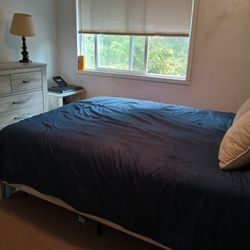 Bedroom Set With Dresser Brand New Hasn't Even Been Used Yet