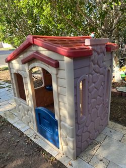 Little tikes playhouse