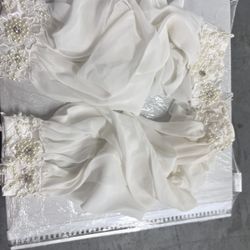 Vintage-Style Tulle Lace Wrap with Pearls – Handmade Bridal Cover-Up