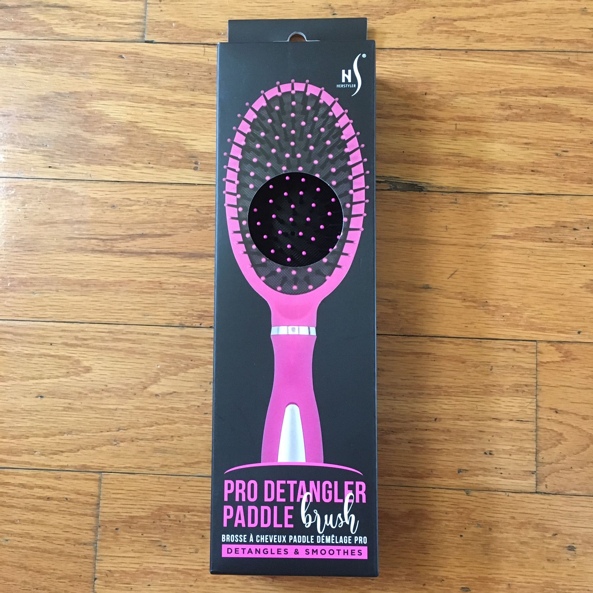 NWT Pro Detangler Paddle Hairbrush 