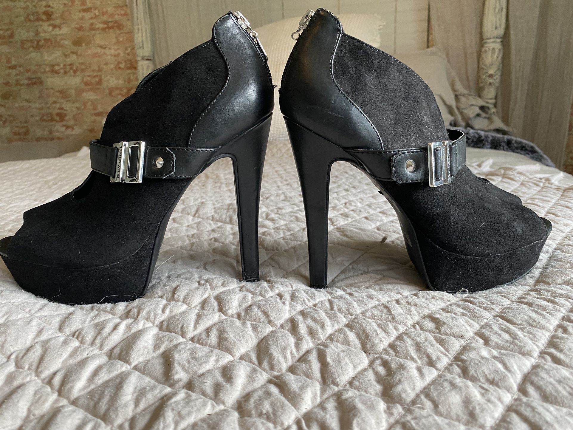 G by Guess Platform Heels *Unique Cut Out Top *Sz 7 *Smoke-Free