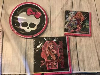 Monster High Party Supplies Plates & Napkins -NEW