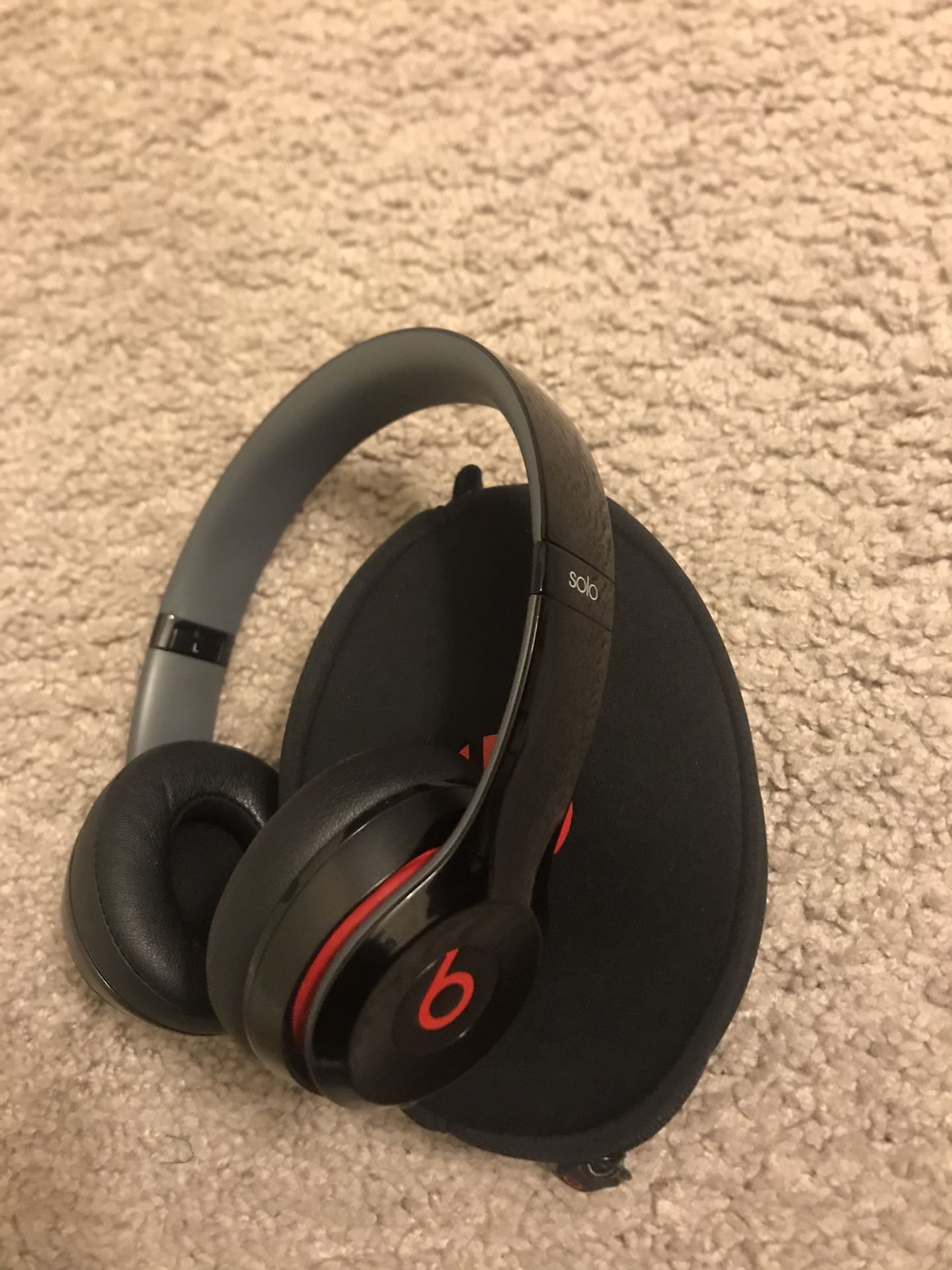 Beat Bluetooth headphone