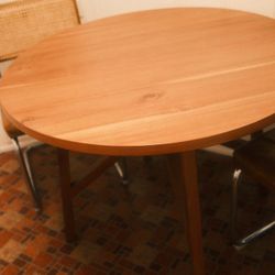 Round Kitchen Table