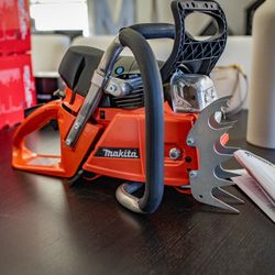 Makita 79cc Gas Rear Handle Chainsaw W/Heavy Duty Filter and Full-Wrap Handle(Power Head Only)