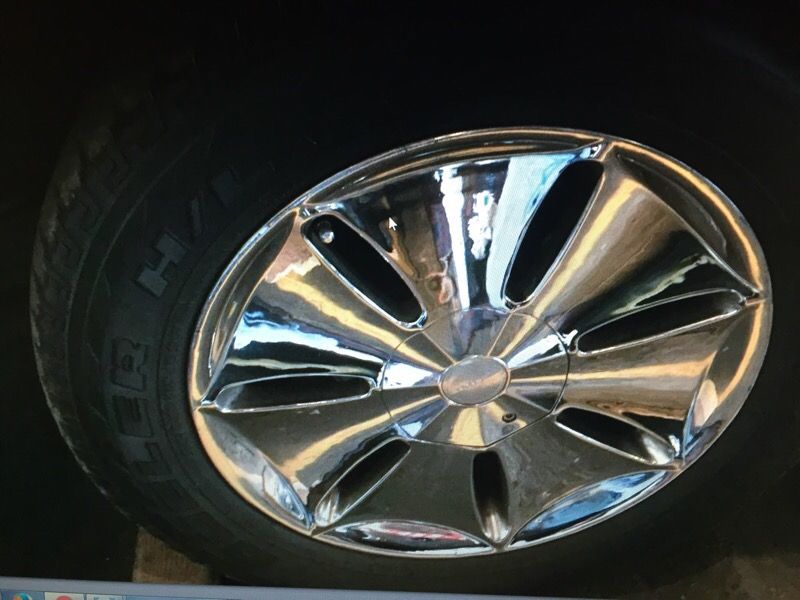 Chrome wheels 18 inch limited 5 lugs universal rims! & 4 Tires