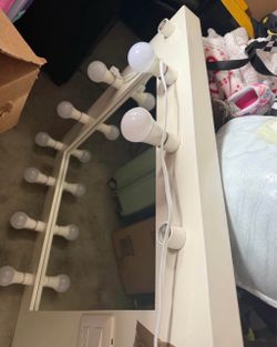 Hollywood Vanity Mirror with Lights