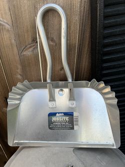 Professional 17 in. Aluminum Dust Pan