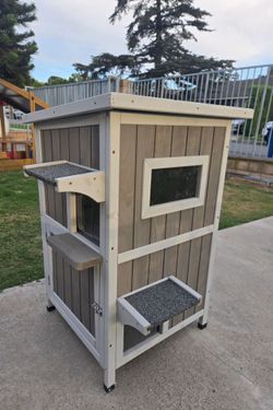 2-Story Weatherproof Wooden Cat House Spacious Outdoor Shelter