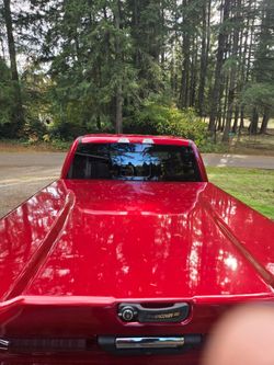 Realtruck bed tonneau cover