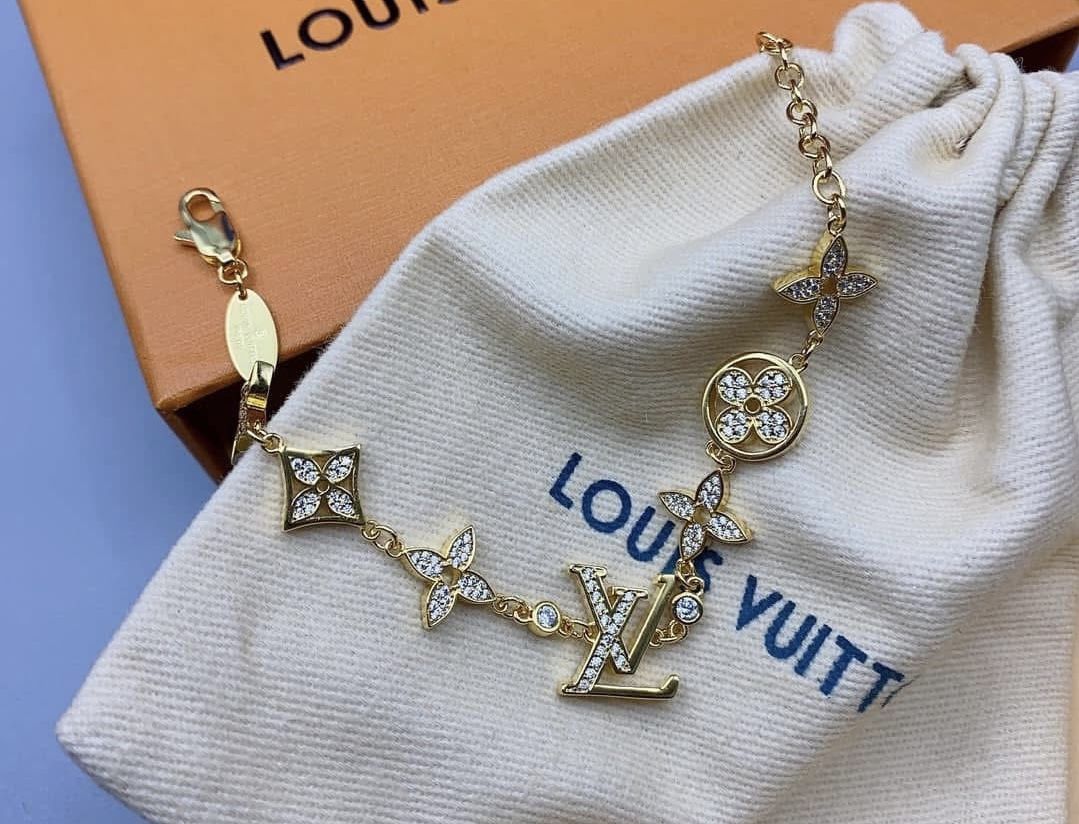 New 18k Stainless Steel Gold Comes Only With Dust Bag