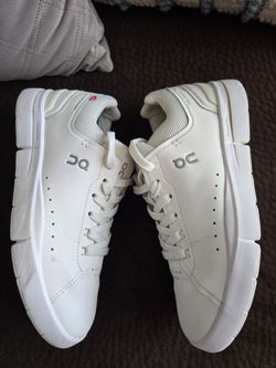 On Cloud Women's Size 7.5 leather Shoes