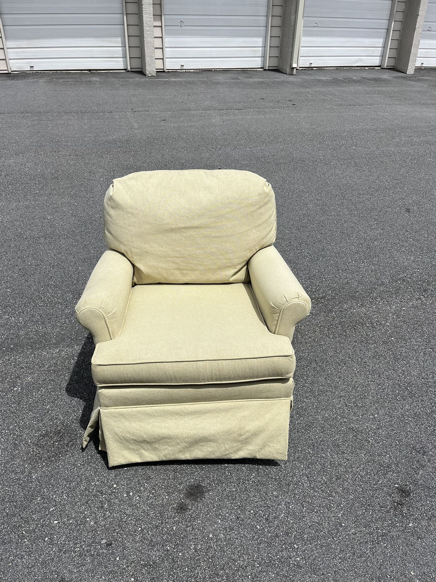 Swivel Lounge Chair