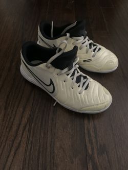 Reduced Boys Nike Indoor Soccer Shoes