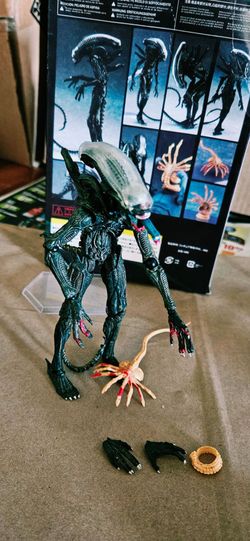 New, Aliens Genocide Xenomorph Warrior 7", Bloody Version, Black Figure. Extra accerious. Firm.