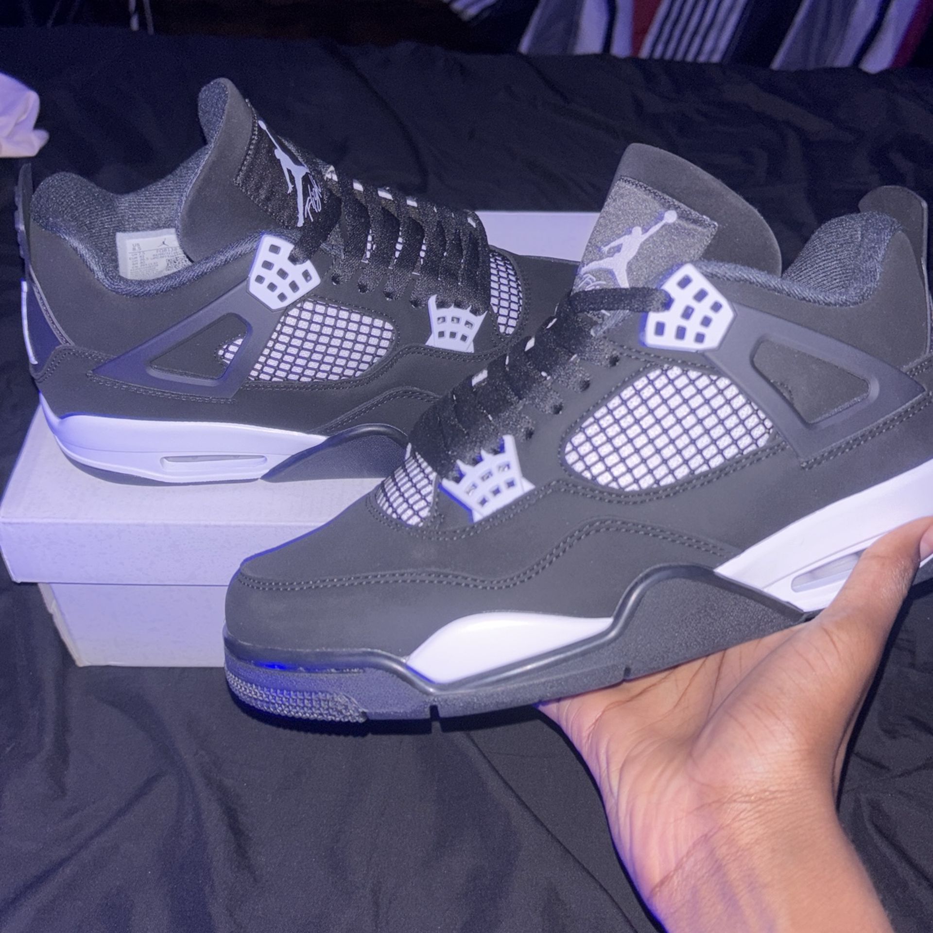 Jordan 4 White Thunders