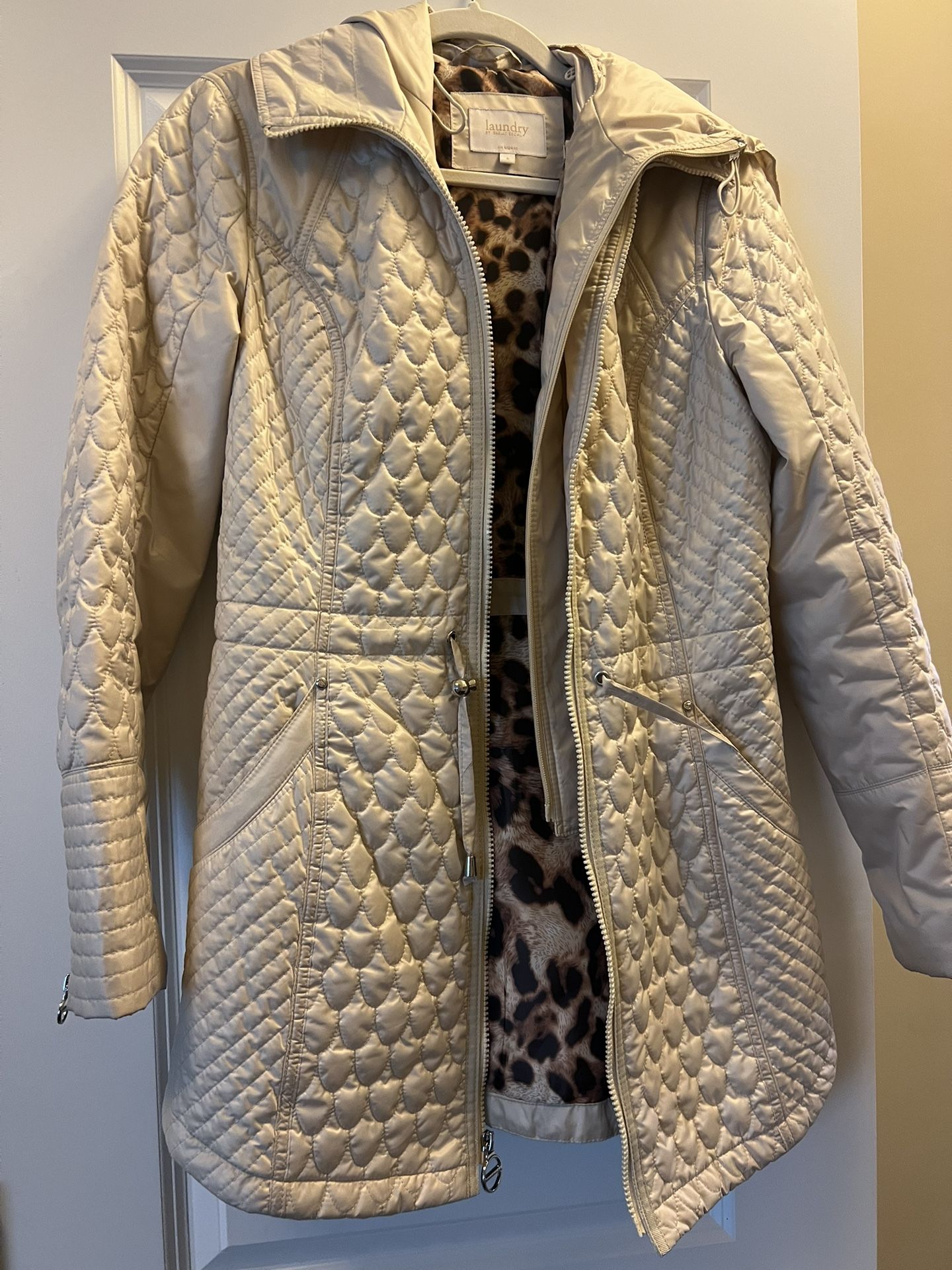 Cream Colored Lightweight Fashion rain Jacket