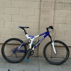 Specialized Stump Jumper Mountain Bike 