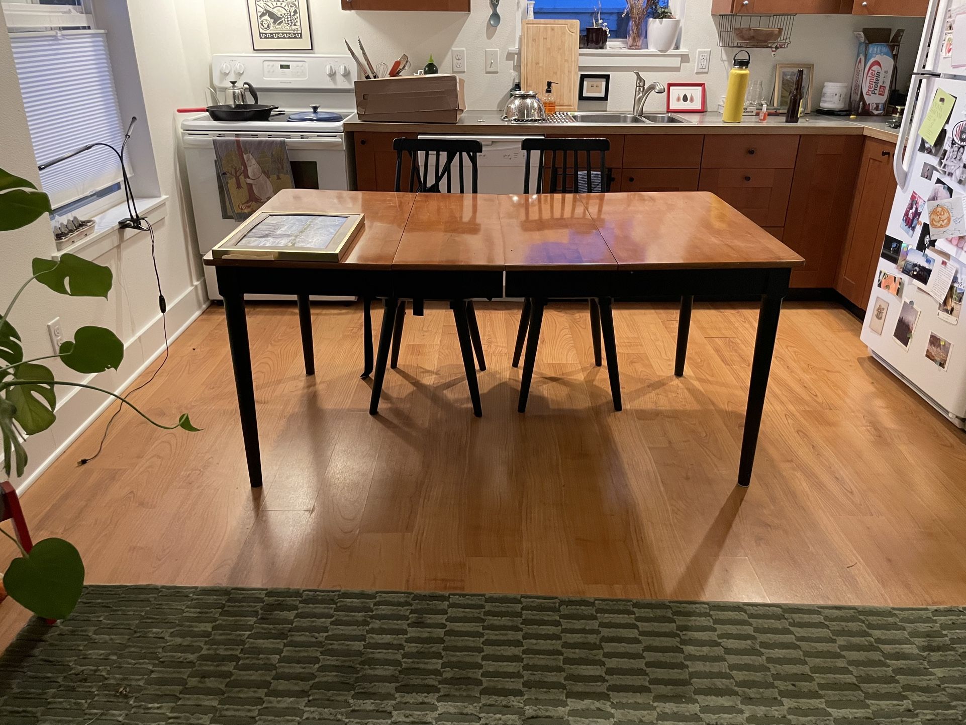 Expandable Dining Table